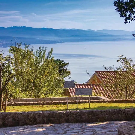 Stunning In Pobri With House Sea View Semesterbostad