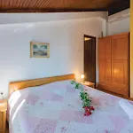 Holiday home Cozy In Pobri With House Sea View
