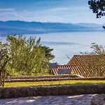 Cozy In Pobri With House Sea View 펜션