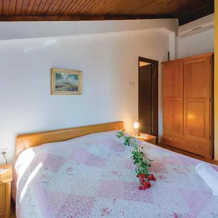 Holiday home Stunning In Pobri With House Sea View